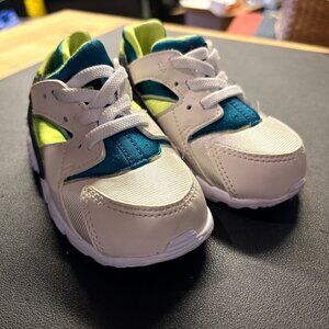 Nike Huarache Run Older Toddler Shoes - Phantom/Bright Spruce/Black size 7C
